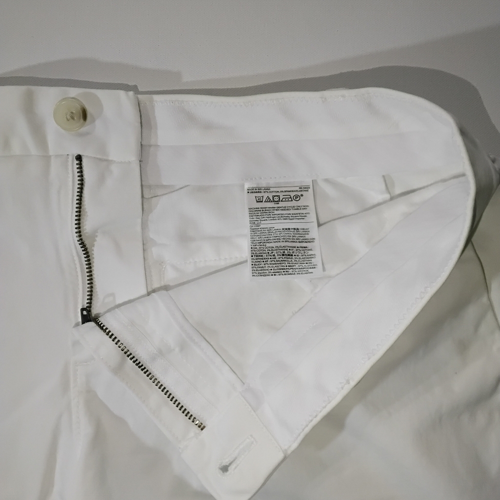Banana Republic Shorts Womens Size 10 White Rolled Hem Bermuda Classic Coastal - Picture 2 of 4